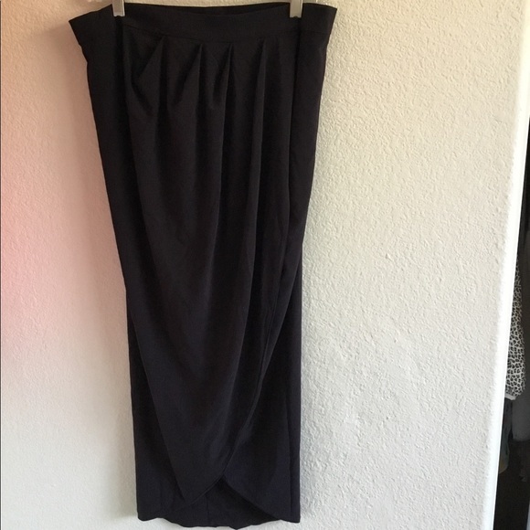TT collection black wrap tulip skirt - Picture 2 of 3